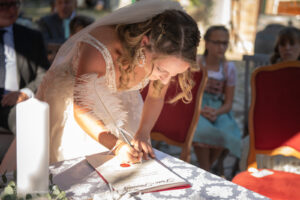 Hochzeitsfotograf Wien, Baden bei Wien & Mödling Als erfahrener Hochzeitsfotograf in Wien, Baden bei Wien, Mödling und Umgebung fange ich die schönsten Momente Ihrer Hochzeit mit authentischen, emotionalen Bildern ein. Mit viel Liebe zum Detail halte ich Ihre unvergesslichen Erinnerungen fest. Zusätzlich biete ich die Möglichkeit, eine Fotobox im Raum Wien günstig zu mieten – für noch mehr Spaß und unvergessliche Erinnerungen an Ihrem großen Tag.