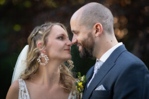 Hochzeitsfotograf Wien, Baden bei Wien & Mödling Als erfahrener Hochzeitsfotograf in Wien, Baden bei Wien, Mödling und Umgebung fange ich die schönsten Momente Ihrer Hochzeit mit authentischen, emotionalen Bildern ein. Mit viel Liebe zum Detail halte ich Ihre unvergesslichen Erinnerungen fest. Zusätzlich biete ich die Möglichkeit, eine Fotobox im Raum Wien günstig zu mieten – für noch mehr Spaß und unvergessliche Erinnerungen an Ihrem großen Tag.