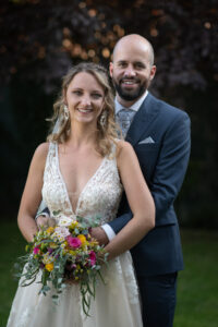Hochzeitsfotograf Wien, Baden bei Wien & Mödling Als erfahrener Hochzeitsfotograf in Wien, Baden bei Wien, Mödling und Umgebung fange ich die schönsten Momente Ihrer Hochzeit mit authentischen, emotionalen Bildern ein. Mit viel Liebe zum Detail halte ich Ihre unvergesslichen Erinnerungen fest. Zusätzlich biete ich die Möglichkeit, eine Fotobox im Raum Wien günstig zu mieten – für noch mehr Spaß und unvergessliche Erinnerungen an Ihrem großen Tag.