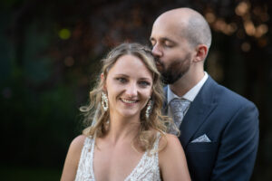 Hochzeitsfotograf Wien, Baden bei Wien & Mödling Als erfahrener Hochzeitsfotograf in Wien, Baden bei Wien, Mödling und Umgebung fange ich die schönsten Momente Ihrer Hochzeit mit authentischen, emotionalen Bildern ein. Mit viel Liebe zum Detail halte ich Ihre unvergesslichen Erinnerungen fest. Zusätzlich biete ich die Möglichkeit, eine Fotobox im Raum Wien günstig zu mieten – für noch mehr Spaß und unvergessliche Erinnerungen an Ihrem großen Tag.