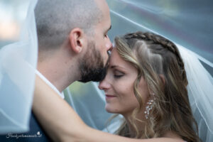 Hochzeitsfotograf Wien, Baden bei Wien & Mödling Als erfahrener Hochzeitsfotograf in Wien, Baden bei Wien, Mödling und Umgebung fange ich die schönsten Momente Ihrer Hochzeit mit authentischen, emotionalen Bildern ein. Mit viel Liebe zum Detail halte ich Ihre unvergesslichen Erinnerungen fest. Zusätzlich biete ich die Möglichkeit, eine Fotobox im Raum Wien günstig zu mieten – für noch mehr Spaß und unvergessliche Erinnerungen an Ihrem großen Tag.
