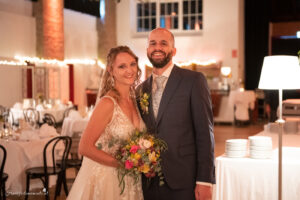 Hochzeitsfotograf Wien, Baden bei Wien & Mödling Als erfahrener Hochzeitsfotograf in Wien, Baden bei Wien, Mödling und Umgebung fange ich die schönsten Momente Ihrer Hochzeit mit authentischen, emotionalen Bildern ein. Mit viel Liebe zum Detail halte ich Ihre unvergesslichen Erinnerungen fest. Zusätzlich biete ich die Möglichkeit, eine Fotobox im Raum Wien günstig zu mieten – für noch mehr Spaß und unvergessliche Erinnerungen an Ihrem großen Tag.