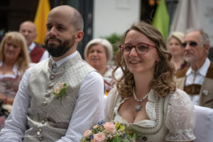 Hochzeitsfotograf Wien, Baden bei Wien & Mödling Als erfahrener Hochzeitsfotograf in Wien, Baden bei Wien, Mödling und Umgebung fange ich die schönsten Momente Ihrer Hochzeit mit authentischen, emotionalen Bildern ein. Mit viel Liebe zum Detail halte ich Ihre unvergesslichen Erinnerungen fest. Zusätzlich biete ich die Möglichkeit, eine Fotobox im Raum Wien günstig zu mieten – für noch mehr Spaß und unvergessliche Erinnerungen an Ihrem großen Tag.